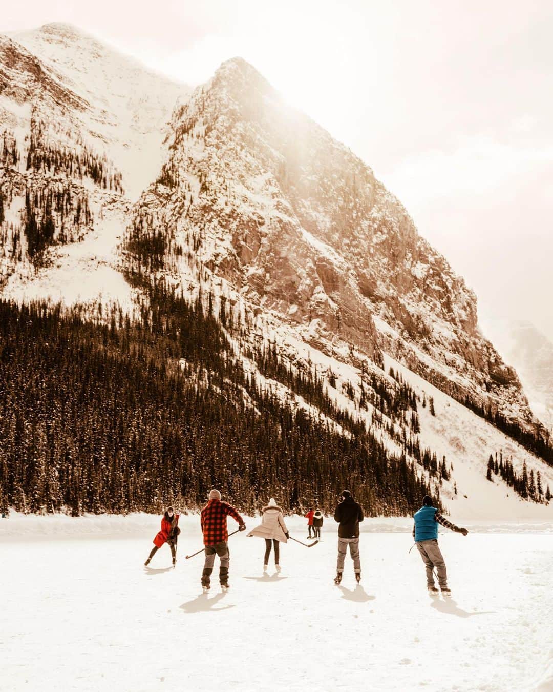 Explore Canadaのインスタグラム：「We teamed up with @wecomefromaway to create an original song and animated video, sharing some of the nicest things from across Canada. ⁠⠀ ⁠⠀ To kick us off, we'll start in the majestic Canadian Rockies. Perhaps one of the most iconic areas, the Rockies comprises five major national parks across the provinces of Alberta and British Columbia: Yoho, Jasper, Kootenay, Banff and Waterton. Across this expanse of beautiful, diverse landscape, you'll find glimmering glaciers, turquoise lakes, breathtaking mountains and an abundance of wildlife - so there's no shortage of views and moments to remember here! Have you visited the Rockies before? Swipe left to scroll through more epic images and a clip from our This is Canada Nice video!⁠⠀ ⁠⠀ To discover more Canada Nice, click the link in our bio, and don't forget to use #CanadaNice when sharing your own posts.⁠⠀ ⁠⠀ 📷:⁠⠀ ⁠⠀ 1-5: @explorecanada⁠⠀ 6: @hellobc  Kari Medig⁠⠀ 7. @hellobc  Dean Faulkner⁠⠀ ⁠⠀ 📍: @hellobc, @travelalberta, @banff_lakelouise⁠⠀ ⁠⠀ #ExploreCanada #ExploreBC #ExploreAlberta #TravelAlberta #MyBanff」