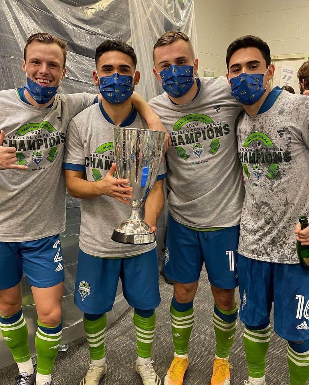 Major League Soccerさんのインスタグラム写真 - (Major League SoccerInstagram)「A Western Conference tradition unlike any other! 🏆🏆🏆🏆  📷: @soundersfc」12月9日 2時49分 - mls