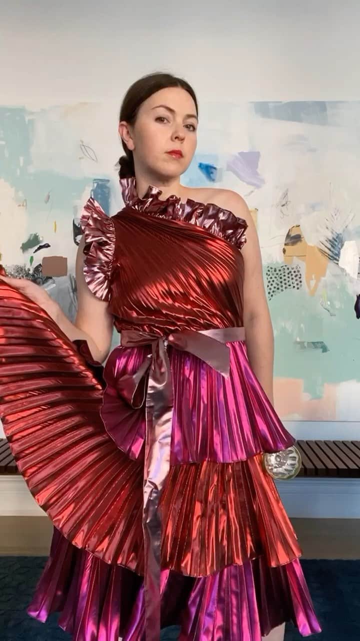 Saks Fifth Avenueのインスタグラム：「Home For the Holidays with @tanyataylor: Playful prints, bright metallics and chic cocktails are what this season is all about. Designer Tanya Taylor shows us her favorite looks. Shop these pieces and more on saks.com. #SaksHoliday」