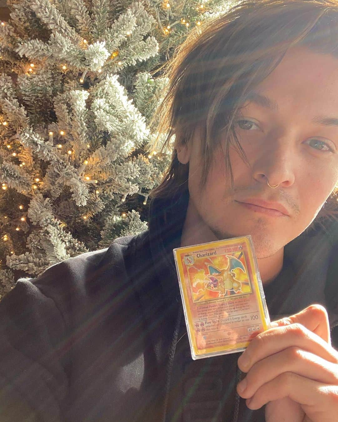 のインスタグラム：「I got dat 1999 shiny zard card」