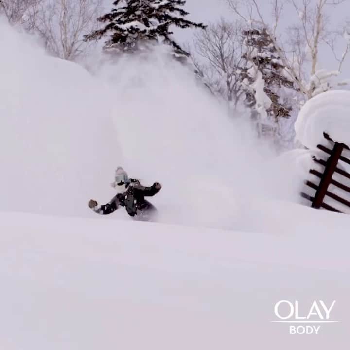 ジェイミー・アンダーソンのインスタグラム：「A big part of being fearless comes from feeling good in my own skin, and for me, that starts in the shower #ad. I’m excited to announce that I am @olay body’s winter ambassador! I’ve been using the Olay Cleansing and Nourishing Body Wash with Hyaluronic Acid and the Rinse Off Body Conditioner, and both of these really set the tone for the day by moisturizing my skin from the second I jump out of the shower. ❄️💙❄️」