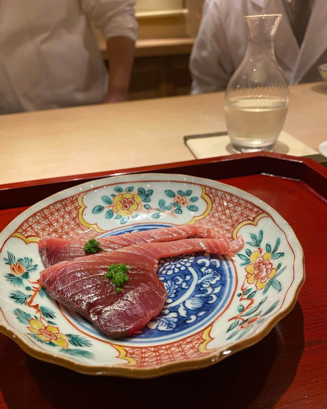 濱野りれさんのインスタグラム写真 - (濱野りれInstagram)「1 Michelin Star"富小路 やま岸"(Tominokozi Yamagishi) I couldn't make a reservation everytime I came to Kyoto. But this time, I finally could👏♥️  During the quarantine period, I had the ingredients sent from here. So I feel like not frist time, but actually it is😋  Kyoto Kaiseki that can only be tasted here, it was a feast💕 I'm looking foward to my next trip to Kyoto😘  ミシュラン一つ星⭐️ 京都【富小路 やま岸】へ💕 京都へ行くタイミングでいつも予約が空いてなくてやっと行くことができたの🥺✨  自粛期間中はやま岸さんにお世話になって気分は常連☺️笑 京都の懐石も雰囲気も沢山楽しめたよ💕 また関西に行くときはぜひお邪魔させてください♥️ . . #rirelog #yamagishi #tominokoujiyamagishi #KAISEKI #japanesefood #japaneserestaurant #kyotogourmet #kyotoeats #michelin #tabelog #kyotorestaurant #washoku #富小路やま岸 #やま岸 #懐石料理 #京都グルメ #予約困難店 #ミシュラン #京都旅行 #京都 #グルメ旅行」12月8日 18時19分 - riregram