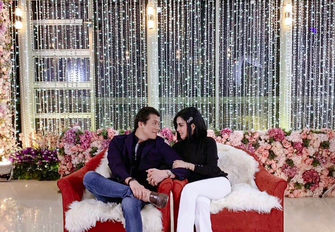 Syahriniさんのインスタグラム写真 - (SyahriniInstagram)「• Aww ... Terima Kasih Sayang @reinobarack !  _______________ 𝓢𝓨𝓡 ______________  #PrincesSyahrini」12月8日 18時17分 - princessyahrini