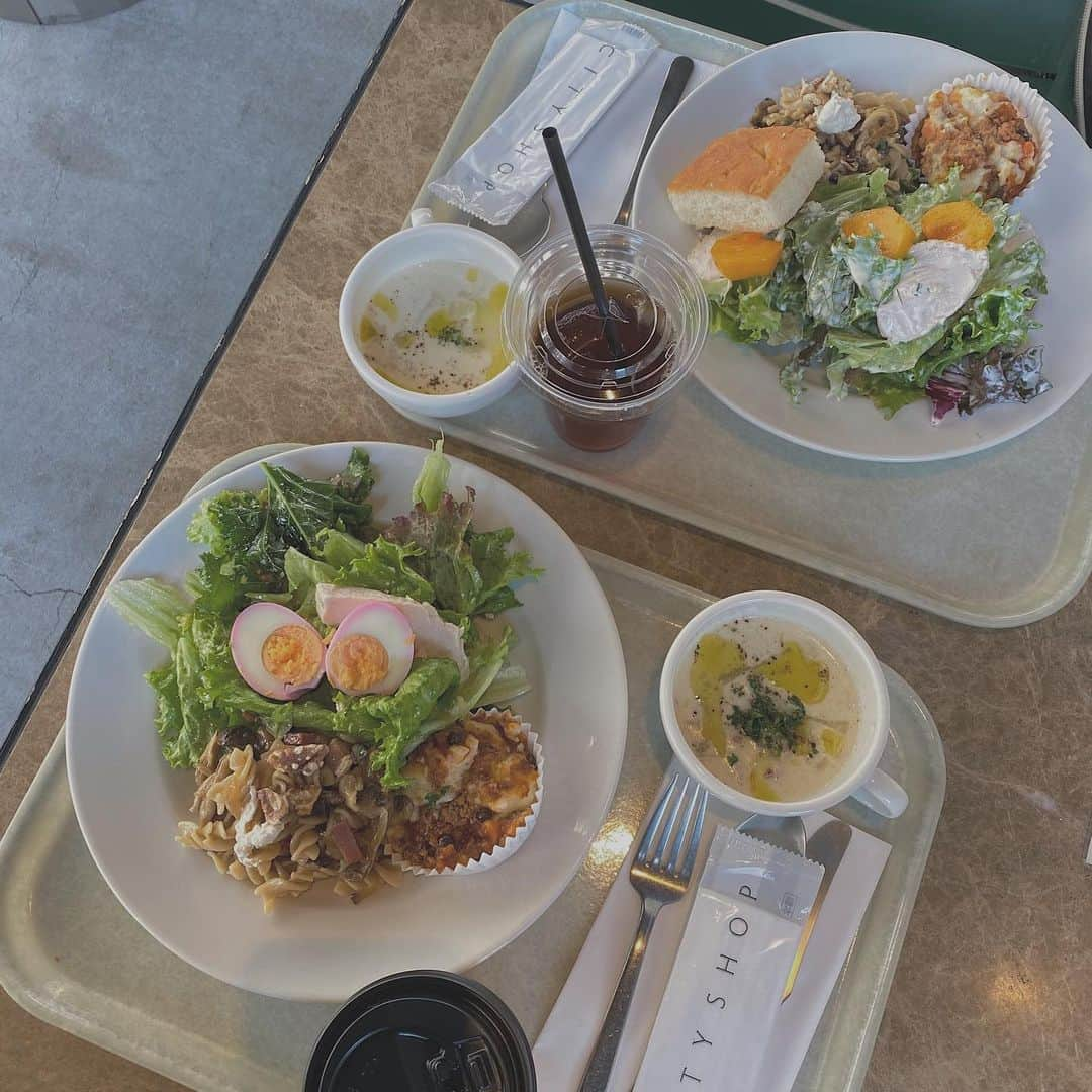 齋藤里佳子のインスタグラム：「*﻿ ﻿ ﻿ ﻿ 🥗🍴﻿ ﻿ ﻿ ﻿ ﻿  " CITYSHOP "﻿ ﻿ ﻿ ﻿ ﻿ サラダ、そしてトッピング3種類+ 好きなDELI を﻿ ﻿ チョイスしてヘルシーランチがおいしいお店~﻿ ﻿ ﻿ ﻿ 野菜中心で健康いちばん、﻿ ﻿ おいしすぎてだいすきになったから﻿ ﻿ またいきたいなぁ♡﻿ ﻿ ﻿ ﻿ ﻿ ┈┈┈┈┈ ❁ ❁ ❁ ┈┈┈┈┈﻿ ﻿ #お洒落カフェ #カフェ巡り #おしゃれカフェ #表参道ランチ﻿ #青山 #表参道 #ランチ巡り #ランチ #映えランチ﻿ #cityshop #cityshopnoodle #サラダ #salad﻿ #ランチプレート #ヘルシーランチ #ヘルシーメニュー﻿ #都内 #都内ランチ #インスタ映え #和食 #プレートご飯﻿ #photography #instagood #instaphoto﻿ #followme‬ #팔로우」