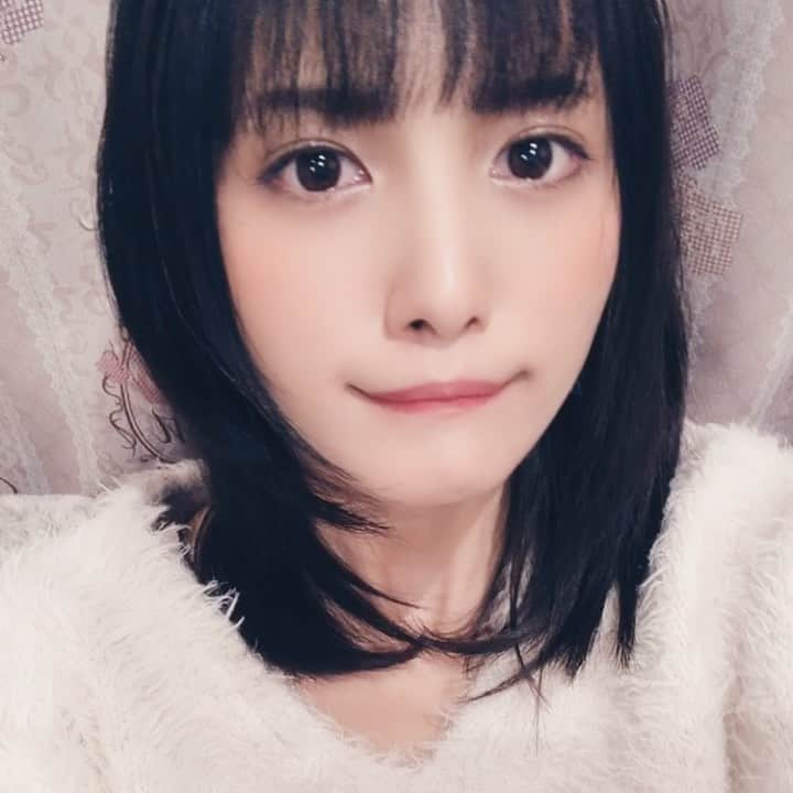 美沙玲奈のインスタグラム：「#黒髪 #幼い 👋👶🍼」