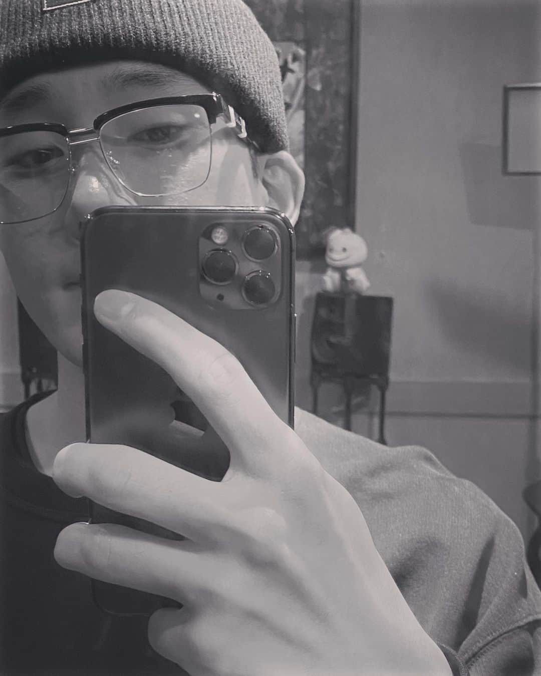 のインスタグラム：「묵아 어디야? 나 치킨 시키려고 하는데. 치킨 괜찮?」