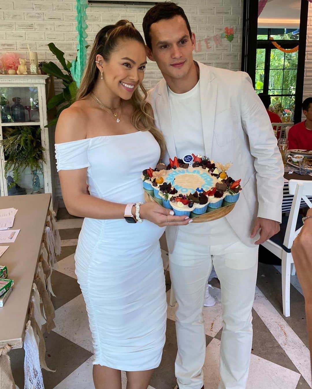 タヤ・ロジャースさんのインスタグラム写真 - (タヤ・ロジャースInstagram)「Little snaps from our baby shower 🥰💖 So thankful for all our family & friends for such an amazing afternoon for  #BabyChu1632」12月8日 19時20分 - tayastarling