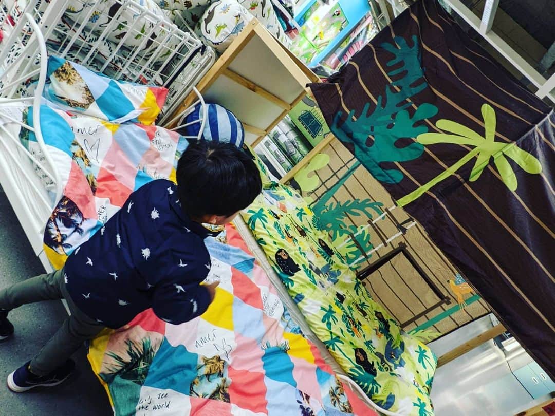 氷浦紫さんのインスタグラム写真 - (氷浦紫Instagram)「子供部屋は北欧みたいなカラーリングって可愛いよね。  #2歳10ヶ月男の子 #IKEA#北欧インテリア」12月8日 19時15分 - yukalihiula
