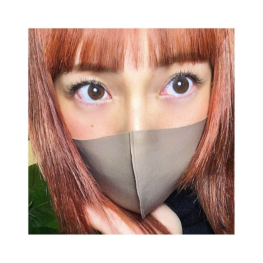 小泉梓さんのインスタグラム写真 - (小泉梓Instagram)「まつ毛ちゃんキレイになって気分もあがるーっ。  パーフェクトラッシュってゆう、ボリュームでるのに取れにくいって最高な種類のを混ぜてつけてもらってるよ。  施術中も全然しみないし、つけ終わりも写真の通り、腫れたりしなくキレイなの。  マツエクで痒くなって腫れたりすることが多かったから、ここでつけるようになって、トラブルまったくないから安心してお願いできる。  今回は1人で行けたけど、子連れOKなサロンだから小さい子がいるママさんには嬉しいよね。  しかも、プライベートサロンだから、完全に1人ずつの施術で他のお客さんとかにも会わないし、このご時世にはありがたい。  さとみさん、いつもありがとう。  デザインなどの詳細はお問い合わせしてみてね。  @wille.eyelash  @stm_eyelash   #マツエク　#マツエクデザイン  #マツエクサロン  #パーフェクトラッシュ　#プライベートサロン　#子連れOK」12月8日 19時44分 - azusan111