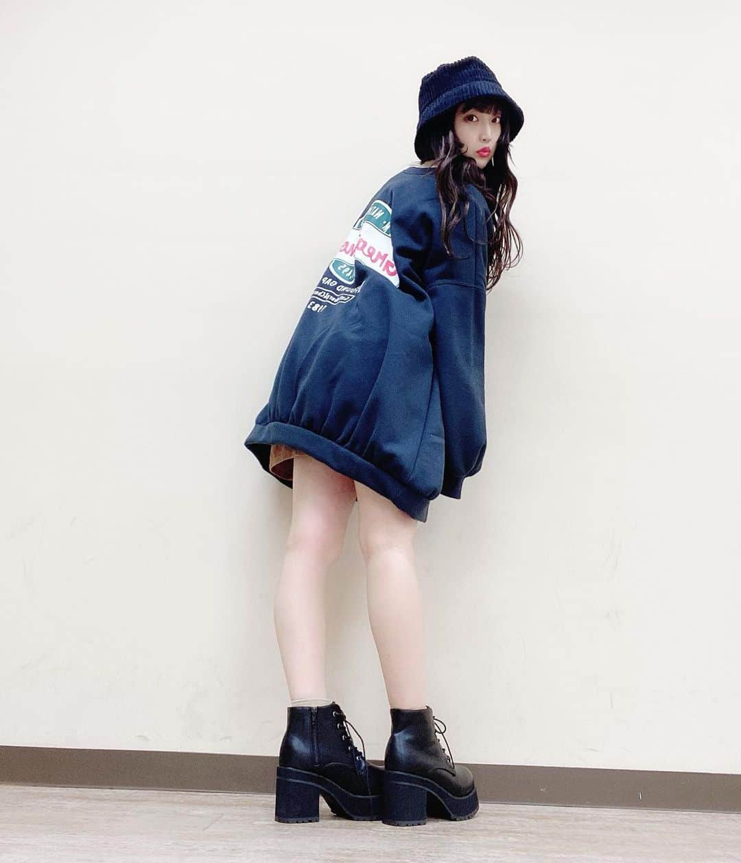 星野麻里愛さんのインスタグラム写真 - (星野麻里愛Instagram)「wego staff style♡  だぼだぼ系女子かわいい？　  #wego#wego大須店  #ウィゴー#うぃごー#ウィゴーコーデ#ダボ感 #ダボ感コーデ#ダボコーデ#大きめサイズ」12月8日 19時48分 - maria.pink28