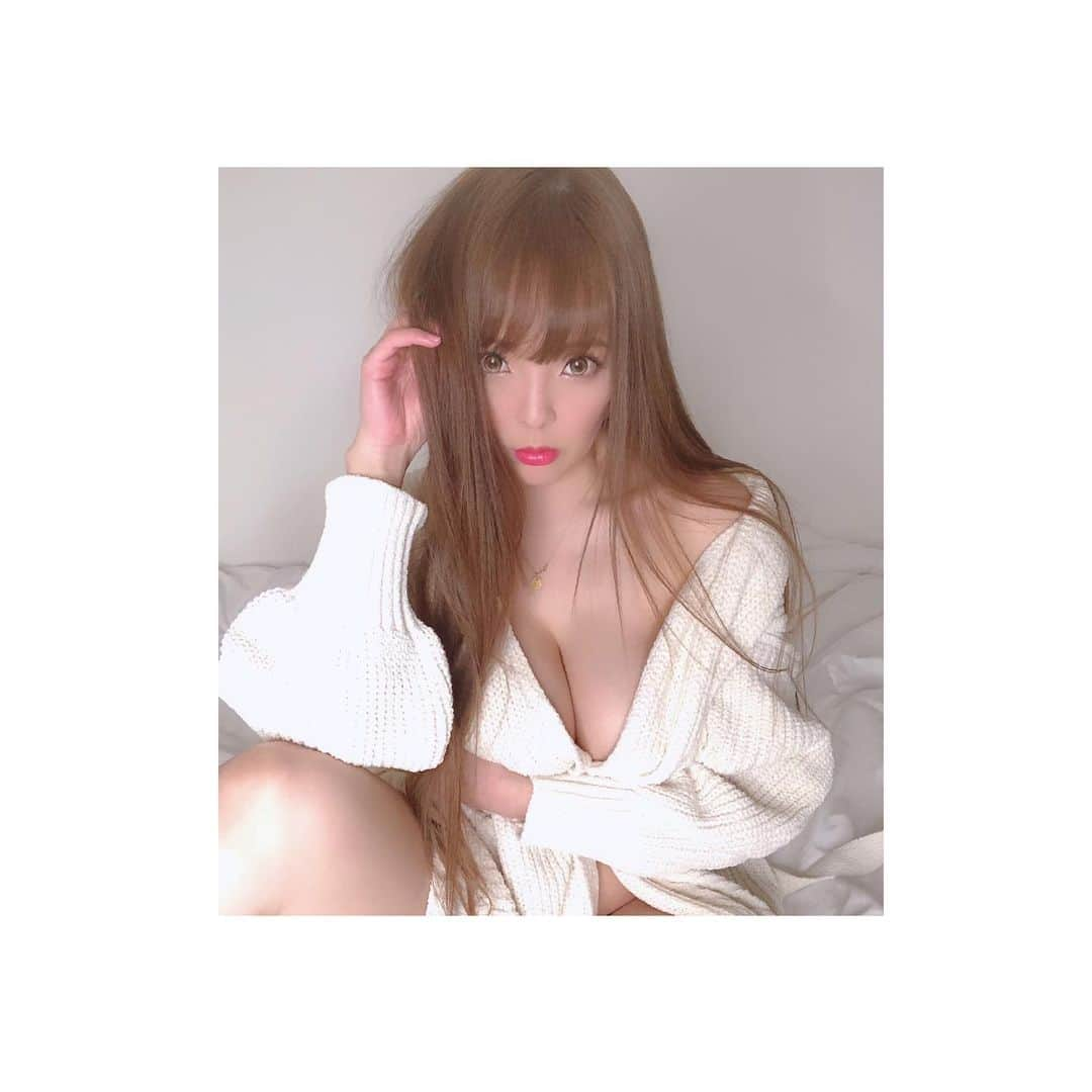 Hitomi（田中瞳）さんのインスタグラム写真 - (Hitomi（田中瞳）Instagram)「Hey♥︎i’m still single🥺🤣i don’t know why.... 美容室いって髪の毛ケアしてきた♡ イケメン牧さん　ありがとう😊 (@reihi1018 )」12月8日 19時58分 - official_hitomitanaka