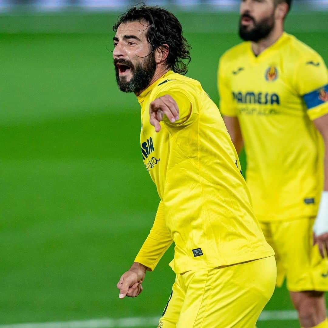ビジャレアルCFのインスタグラム：「Mariscal @raulalbiol33 👆 . Marshal @raulalbiol33 👆 . #Villarreal #futbol #football #soccer #europaleague #uel」