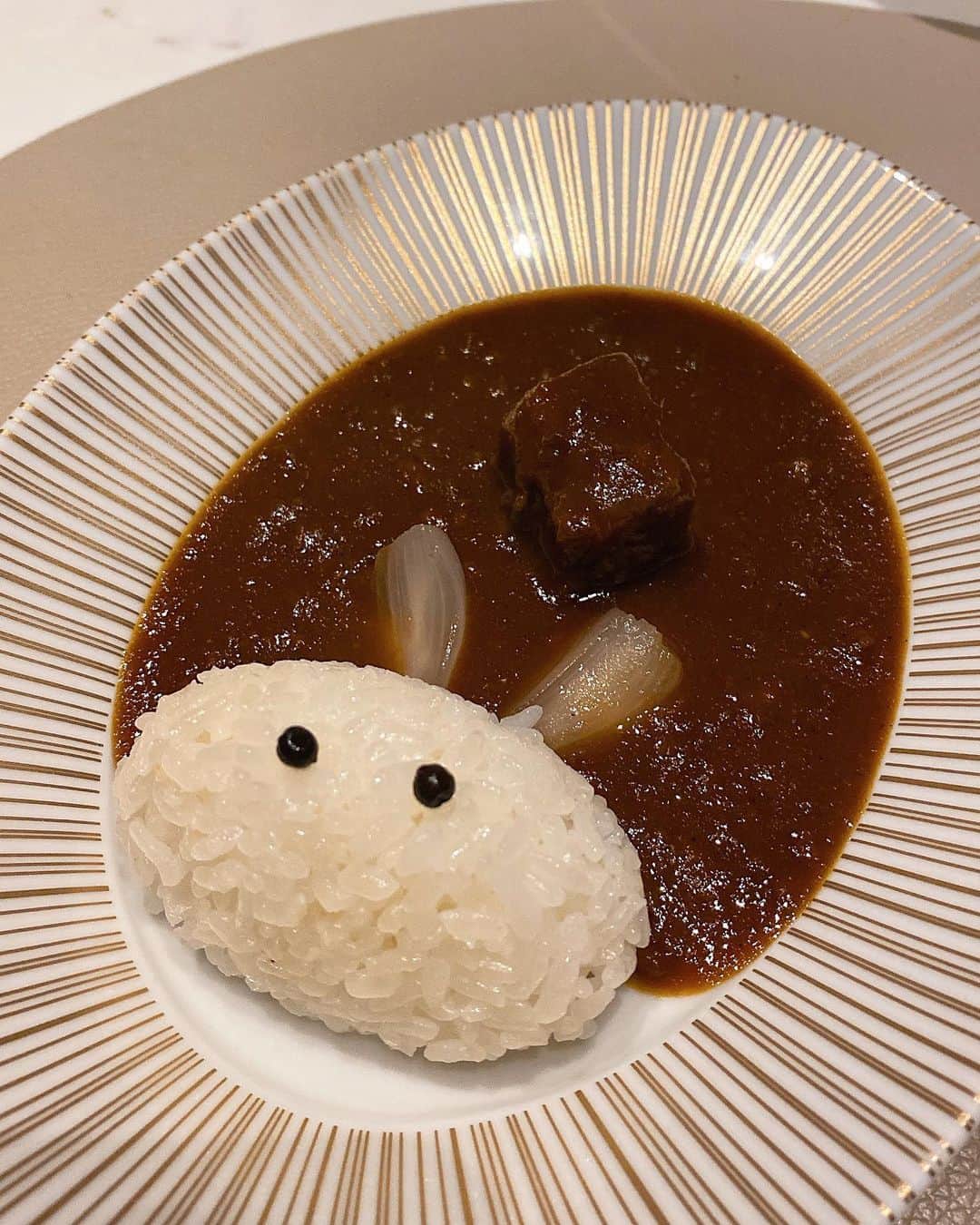 karen okajimaさんのインスタグラム写真 - (karen okajimaInstagram)「ㅤㅤㅤ  先月のSUGALABO V❤️ テーブル席は初めてでした！😊  永浜シェフ美味しいお料理 いつもありがとうございます✨  ペルシュウの食べ方はこれが正解です🎵 いつも美味しいけど今回が今までで 1番美味しくて感動しました！！🤤💕 ㅤㅤㅤ  #louisvuitton #スガラボヴィー #louisvuitton  #ルイヴィトン #SUGALABO #スガラボ #ペルシュウ  #SUGALABOV #岡島かれん #グルメ岡島 #グルメ好きな人と繋がりたい #グルメ女子 #グルメスタグラム」12月8日 20時08分 - karenokajima0318