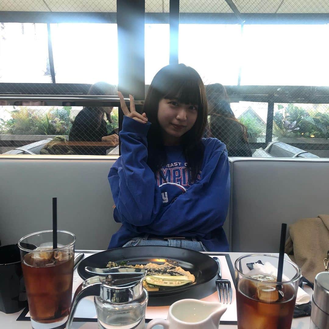 吉田莉桜さんのインスタグラム写真 - (吉田莉桜Instagram)「お友達のお誘いで素敵なランチをしてきました。 ・ ・ とても美味しかったです🥰 また行こうね！！」12月8日 20時22分 - yoshida_rio_official
