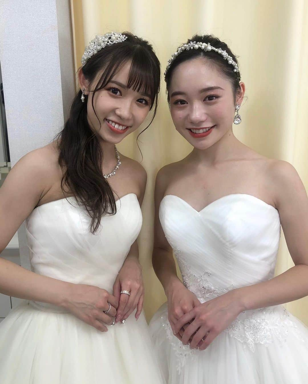 山本瑠香さんのインスタグラム写真 - (山本瑠香Instagram)「ファイナルイベント当日は、 アンテリーべ(@amtteliebe_wedding )様の ウエディングドレスを着させていただきました👗✨  シンプルかつ上品で とても私のお気に入りのドレスです🕊🤍  ファイナリスト全員との ウエディングツーショットもあるので 横にスワイプしてね〜♪ みんなドレス着て更に綺麗になってる😫💫  #ミス関学 #関学 #ミスキャンパス関西学院 #アンテリーべ #ウエディング #ウエディングドレス  #ウエディングヘア #ウエディングフォト  #wedding #weddingdress #amtteliebe #芦屋 #兵庫 #神戸」12月8日 20時33分 - mckg2020_no3