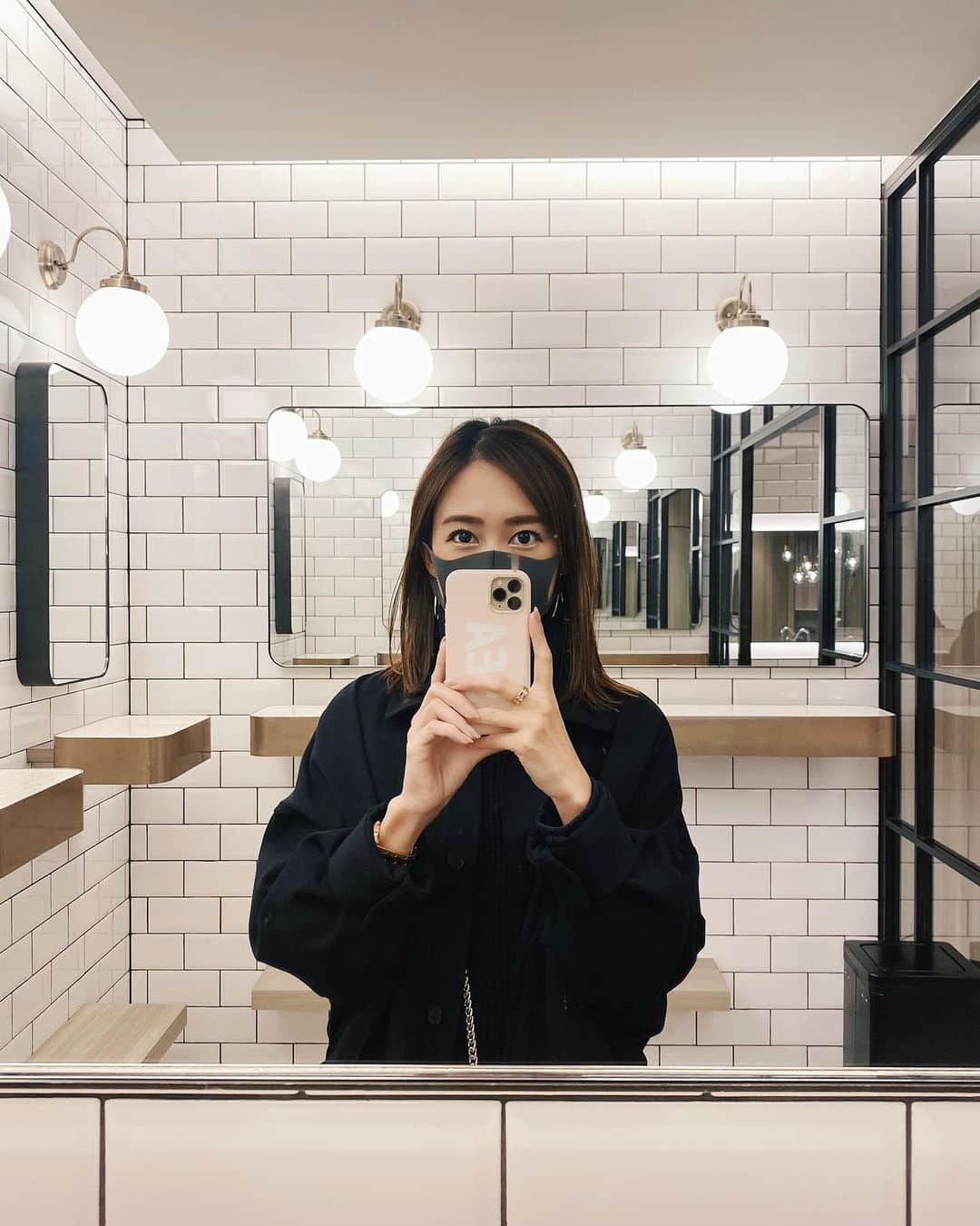 倉園由菜のインスタグラム：「. まっくろの日。 #black」