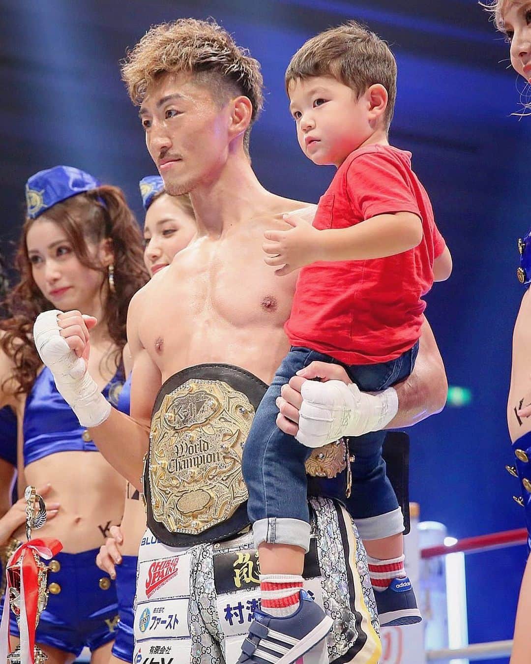 のインスタグラム：「2021年活動にあたりスポンサー協賛様の募集をさせて頂きます。 共に闘って頂ければ嬉しく思います‼︎ 忘年会、新年会、掛け蹴り、一発芸、日本全国どこでもいけます笑 是非よろしくお願いします！ ご連絡はDM、またはgmailまで🙏 hideaki198725@gmail.com #k1wgp #スポンサー #協賛 #2021年」