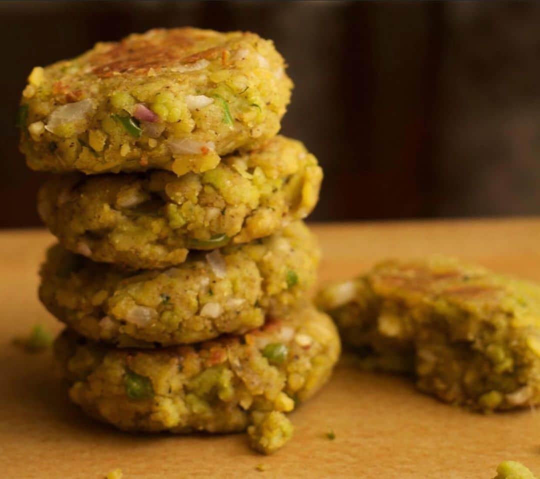 Archana's Kitchenさんのインスタグラム写真 - (Archana's KitchenInstagram)「Moong Dal Tikki Recipe is an easy Tikki recipe which is made with a delicious combination of Green Peas and Capsicum. You can try this for your evenings with a hot cup of Masala Chai.  Get the recipe from the smart.bio link in my profile @archanaskitchen . . . . . . . . #recipes #easyrecipes #snacks #teatime #teatimesnacks #archanaskitchen #energyballs #spirulina #ragiballs #dryfruits #energyballsnacks #cheesecake #healthyeating #eatfit #cooking #food #healthyrecipes #foodphotography #recipeoftheday #comfortfood #deliciousfood #monsoonsnacks」12月8日 20時43分 - archanaskitchen