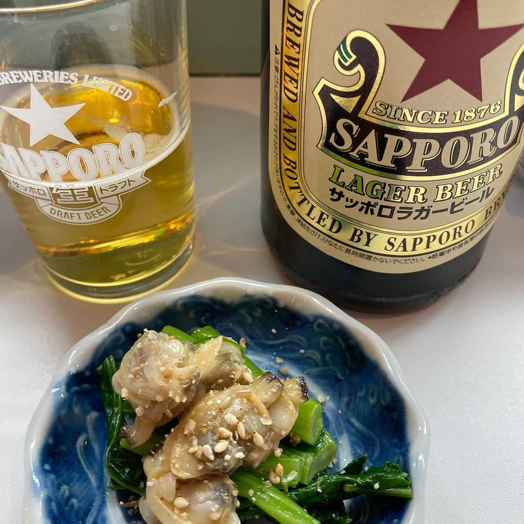 佐藤竜雄のインスタグラム：「赤星でスタート！ #黒黒黒 #町中華 #高円寺」