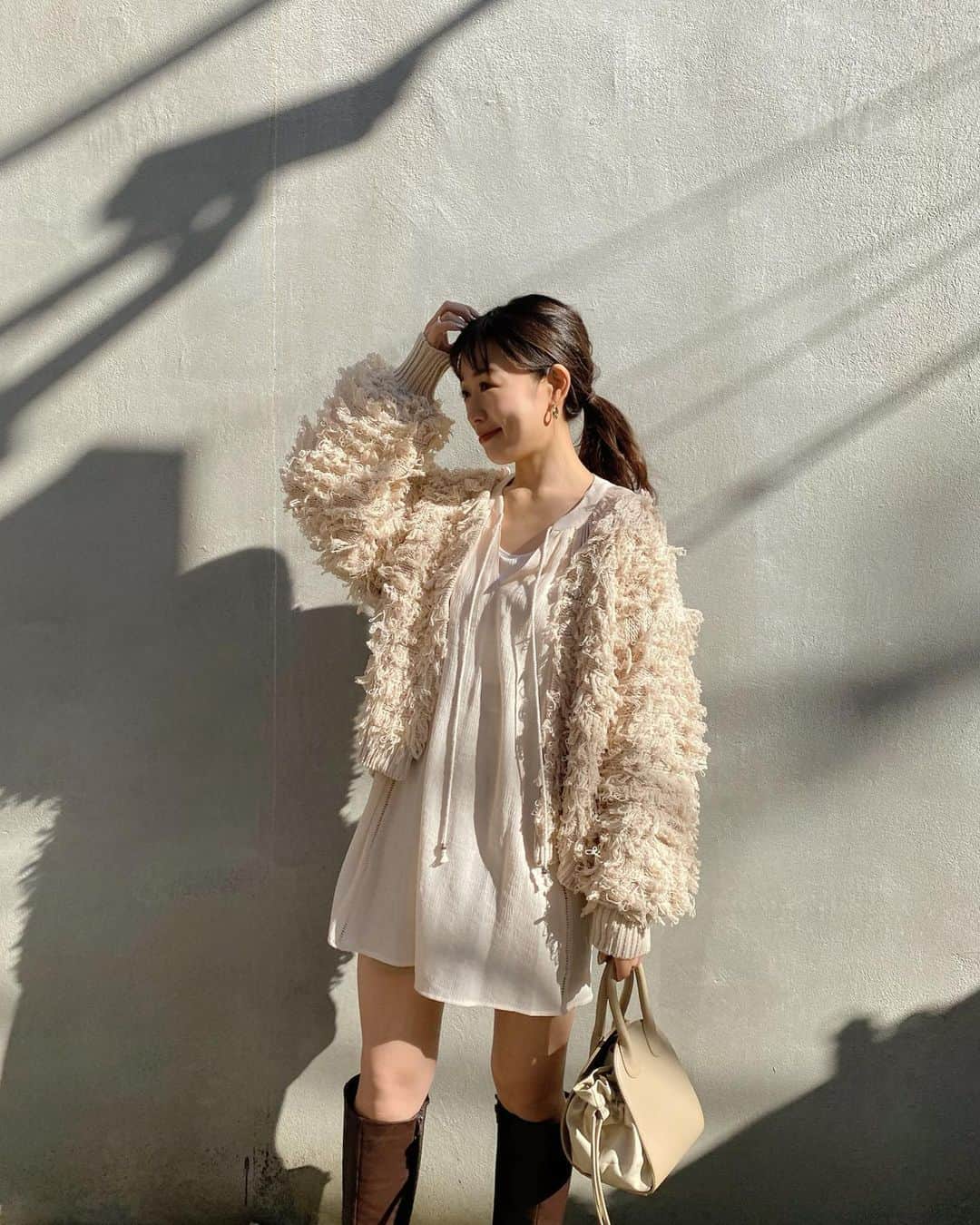 吉田佳菜のインスタグラム：「ㅤㅤㅤㅤㅤㅤㅤㅤㅤㅤㅤㅤㅤ ㅤㅤㅤㅤㅤㅤㅤㅤㅤㅤㅤㅤㅤ 楽しみで仕方なかったカーディガンとチュニック♡ やっぱりめっちゃ可愛い〜！！ ㅤㅤㅤㅤㅤㅤㅤㅤㅤㅤㅤㅤㅤ カーディガンは実は袖が取り外しできて ベストにもなります♪ チュニックの袖も可愛すぎるのでまた載せます☺️ ㅤㅤㅤㅤㅤㅤㅤㅤㅤㅤㅤㅤㅤ ㅤㅤㅤㅤㅤㅤㅤㅤㅤㅤㅤㅤㅤ #フリンジニット #カーディガン #チュニック #レイヤードスタイル #kana_chicode #ちわcode #whoswhochico #salonbychico ㅤㅤㅤㅤㅤㅤㅤㅤㅤㅤㅤㅤㅤ」