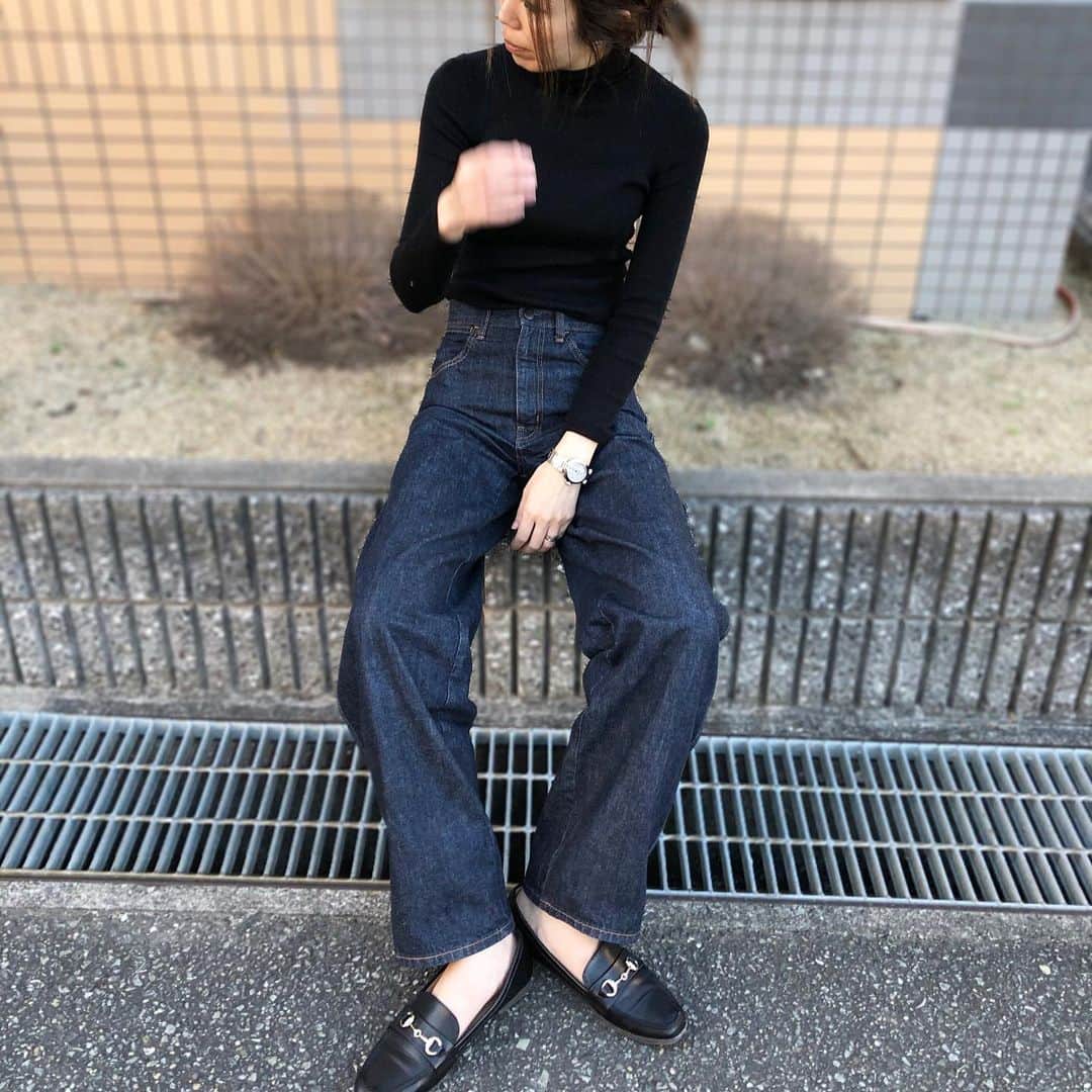 asuka0119のインスタグラム：「2020.12.8  何年ぶりかな 風邪こじらすのは😢 仕事中に鼻かみ過ぎて 鼻がヒリヒリします  これは#いつコ   #uniqlo  の#リブニット 毎年買い足します🌸  流行り廃りないシンプルが好きです  knit pants #uniqlo #ユニクロ  #ユニクロニット部 #ユニクロニット族 #uniqloginza2020FW #ニットコーデ #ユニクロコーデ  #PR#高身長コーデ #高身長女子 #アラフォーコーデ #アラフォー #locari #上下ユニクロ部 #ユニクロコーデ #ユニクロ購入品 #ユニクロきれいめ部」