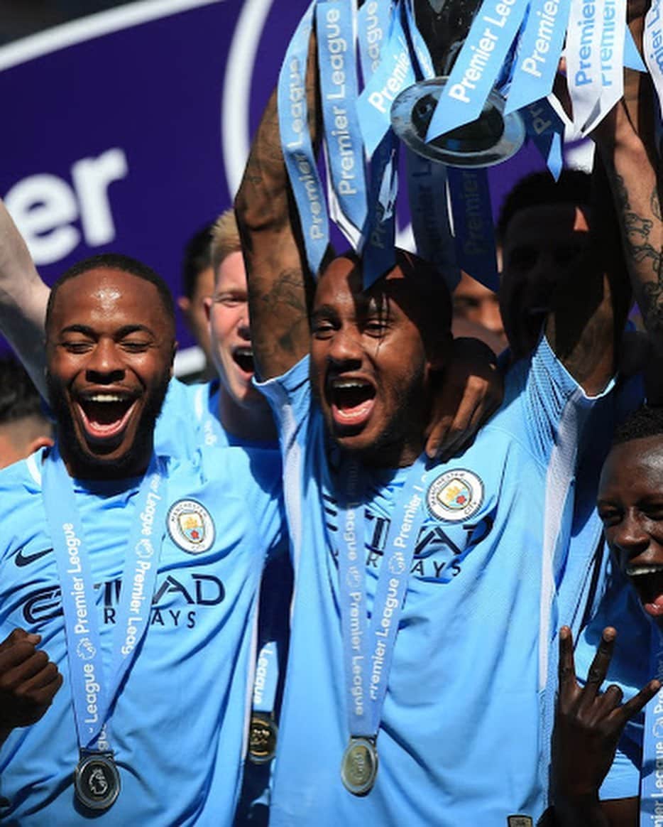 ファビアン・デルフさんのインスタグラム写真 - (ファビアン・デルフInstagram)「Happy birthday to one of the most inspirational people I know, have a great day my bro, nothing but love 👊🏾❤️ @sterling7」12月8日 21時17分 - fabian_delph