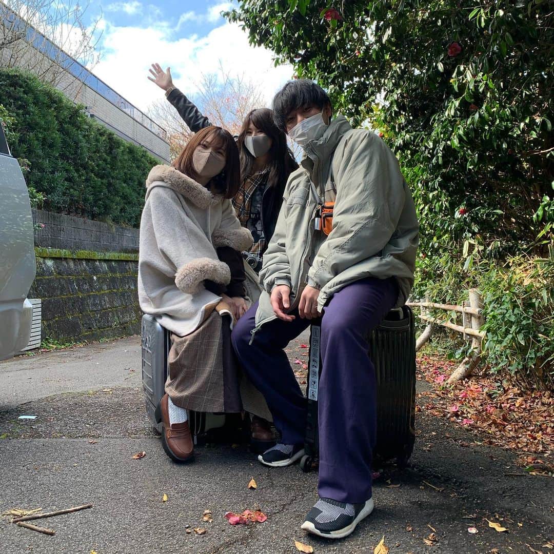 横道侑里のインスタグラム：「同じ帰り道だった３人。 永遠に話して笑ってた。楽しかった😇」