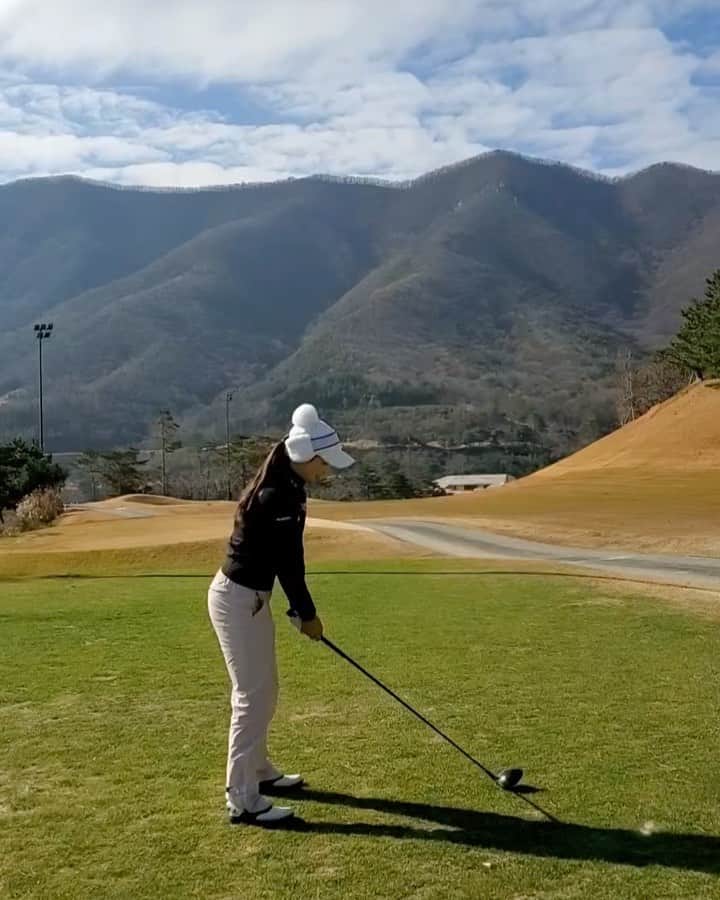 パク・キョルのインスタグラム：「. #청도그레이스cc #서라벌cc ⛳️🏌️‍♀️」