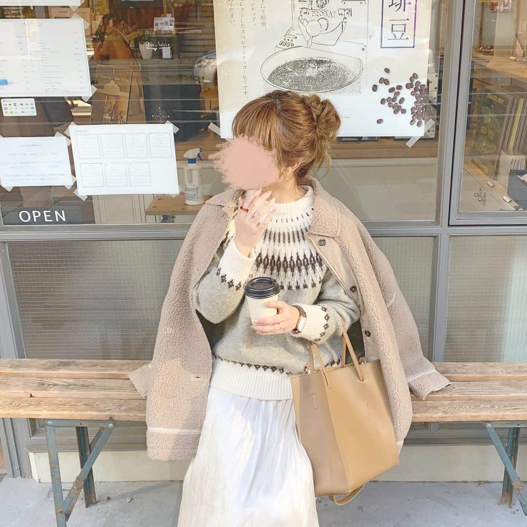 chocoさんのインスタグラム写真 - (chocoInstagram)「** ㅤㅤㅤㅤㅤㅤㅤㅤㅤㅤㅤㅤㅤ #ちょこカフェ ㅤㅤㅤㅤㅤㅤㅤㅤㅤㅤㅤㅤㅤ このまえ載せたコーデのとき♡ ㅤㅤㅤㅤㅤㅤㅤㅤㅤㅤㅤㅤㅤ 時間があったので浦和まで🚗 #Michel ☕️ 満席だったのでテイクアウトしました🥰 次はテリーヌ食べたいな〜♡ ㅤㅤㅤㅤㅤㅤㅤㅤㅤㅤㅤㅤㅤ  そのあとは映画〜👹(3回目) パルコにかわいいマカロンも売ってた☃️ ㅤㅤㅤㅤㅤㅤㅤㅤㅤㅤㅤㅤㅤ わたしは常に何かにハマっておきたいタイプ なんですけど13年追いかけてきたAAAが 今年で活動休止してしまうので ハマるものが他になくて、、🥺🥺 最近は鬼滅にハマっています🥺よもや🥺 約束のネバーランドもすき♡♡ あ、もちろんAAAは休止してもずっと好き💋 ㅤㅤㅤㅤㅤㅤㅤㅤㅤㅤㅤㅤㅤ みなさんは最近ハマっているものありますか？💓 新しい趣味を見つけたい🙋‍♀️🧡 わたしは今からリース作る🎄 ㅤㅤㅤㅤㅤㅤㅤㅤㅤㅤㅤㅤㅤ ㅤㅤㅤㅤㅤㅤㅤㅤㅤㅤㅤㅤㅤ 東京以外のカフェ、埼玉と千葉あたりを攻めて きたので今度は神奈川あたりいきたいな〜🥰 ㅤㅤㅤㅤㅤㅤㅤㅤㅤㅤㅤㅤㅤ #埼玉#埼玉カフェ#浦和カフェ#鬼滅の刃#よもや」12月8日 21時29分 - choco__24_