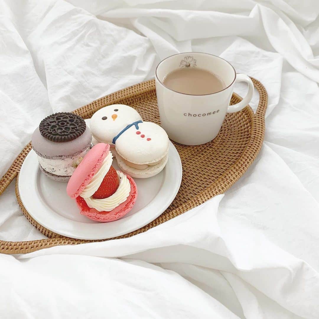 chocoさんのインスタグラム写真 - (chocoInstagram)「** ㅤㅤㅤㅤㅤㅤㅤㅤㅤㅤㅤㅤㅤ #ちょこカフェ ㅤㅤㅤㅤㅤㅤㅤㅤㅤㅤㅤㅤㅤ このまえ載せたコーデのとき♡ ㅤㅤㅤㅤㅤㅤㅤㅤㅤㅤㅤㅤㅤ 時間があったので浦和まで🚗 #Michel ☕️ 満席だったのでテイクアウトしました🥰 次はテリーヌ食べたいな〜♡ ㅤㅤㅤㅤㅤㅤㅤㅤㅤㅤㅤㅤㅤ  そのあとは映画〜👹(3回目) パルコにかわいいマカロンも売ってた☃️ ㅤㅤㅤㅤㅤㅤㅤㅤㅤㅤㅤㅤㅤ わたしは常に何かにハマっておきたいタイプ なんですけど13年追いかけてきたAAAが 今年で活動休止してしまうので ハマるものが他になくて、、🥺🥺 最近は鬼滅にハマっています🥺よもや🥺 約束のネバーランドもすき♡♡ あ、もちろんAAAは休止してもずっと好き💋 ㅤㅤㅤㅤㅤㅤㅤㅤㅤㅤㅤㅤㅤ みなさんは最近ハマっているものありますか？💓 新しい趣味を見つけたい🙋‍♀️🧡 わたしは今からリース作る🎄 ㅤㅤㅤㅤㅤㅤㅤㅤㅤㅤㅤㅤㅤ ㅤㅤㅤㅤㅤㅤㅤㅤㅤㅤㅤㅤㅤ 東京以外のカフェ、埼玉と千葉あたりを攻めて きたので今度は神奈川あたりいきたいな〜🥰 ㅤㅤㅤㅤㅤㅤㅤㅤㅤㅤㅤㅤㅤ #埼玉#埼玉カフェ#浦和カフェ#鬼滅の刃#よもや」12月8日 21時29分 - choco__24_