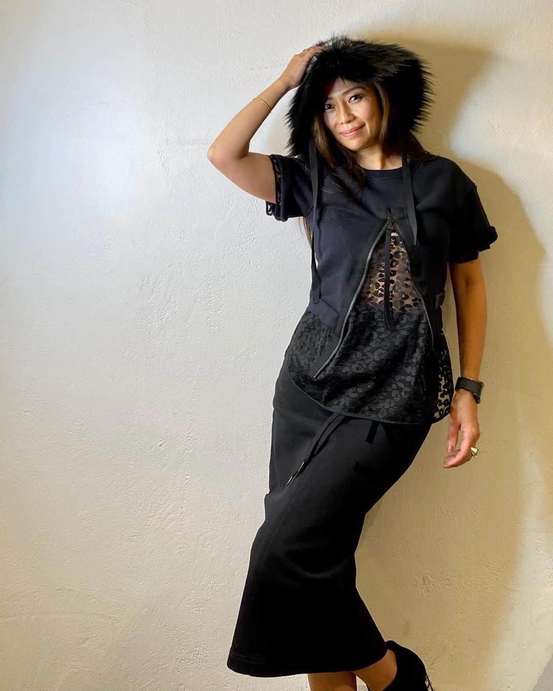 Taki Tanakaさんのインスタグラム写真 - (Taki TanakaInstagram)「N21  #ootd #outfitoftheday #outfit   tops,skirt,ecofur hat #N21  秋冬コレクションの#ヌメロヴェントゥーノ でトータルコーデ。 ジャージ素材の可愛いアイテムは今の気分にジャストですね。 #トップス も#スカート もスウェット♡ エコファーハットは簡単ナイスなスパイスに。  #昨日のコーデ #aboutyesterday  @iza_official #instorenow  SHOPIZA.com  @numeroventuno  @alessandrodellacqua  #numeroventuno  #alessandrodellacqua   #izastagram」12月8日 21時32分 - tanakataki