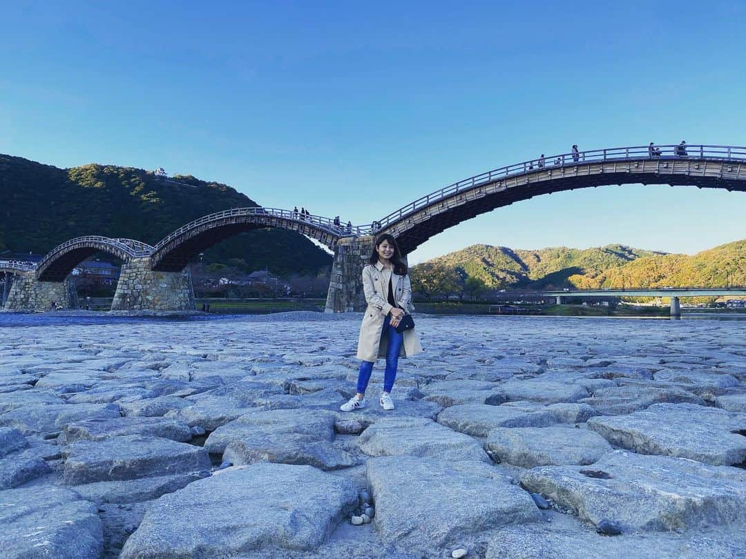 のインスタグラム：「#錦帯橋  お出かけした時🙈✨ 綺麗だったー😚！  #旅行#travel#お出かけ #撮影#model#モデル#portrait#ロケ#ファインダー越しの私の世界#東京カメラ部#カメラ#一眼レフ#フォロー#カメラ女子#follow#japan#japanesegirl #いいね#コメント#ありがとうございます」