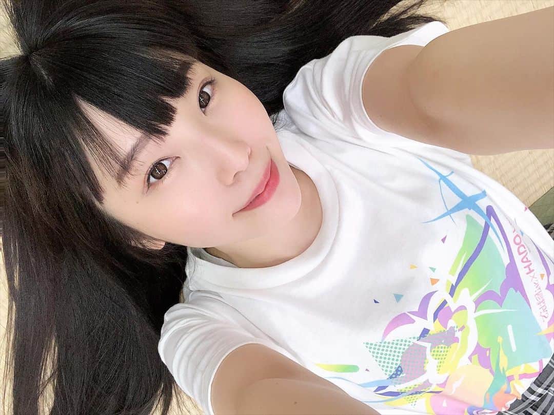 のインスタグラム：「いちにち、おつかれさま〜🙌 . 今日はLAVILITH&ねもぺろでラジオ収録やインタビューでした✨ . ねもぺろ1周年💚💛あの日からこうやってスプリットシングルをリリースに至るとは思わなかったね〜！ . 改めて「一緒に面白いことしよ！」って、声を上げてくれるみんなのおかげです。4人で居るのはなんか不思議と平和で楽しい〜🙆‍♀️✨ . @lavilith_official では、いつもうーちゃんに助けられてるな〜🤍 . もっと歌に力の在るユニットになれるように頑張ります〜！ . いつも、ありがとう〜❣️ スプリットシングルリリースまで、 あと8日だ〜✨✨ . 一足先にいただいたCDを💿開封したくてさ。 毎日触るんだけど…今のところなんとか！我慢してます。笑 . 12/16に開封の儀‼️ インストアイベントも引き続きありますので皆様よろしくお願いします🥺 . 2020年12月16日 Release❣️ 完全生産限定盤Single 「キュンキュンですっ♡/ 365番目のエピローグ」 . ねもぺろ from でんぱ組.inc / LAVILITH . 🔻今後のイベント情報 .  ■12月11日(金)19:30〜 . チェキ（私服） ソロサイン会❣️ . 販売期間：11/21(土)12:00〜12/11(日)配信途中まで。 . 詳細はこちら💁‍♀️ . https://dempagumi.tokyo/news/2020/11/11/nemopero_lavilith_1216event/ . 🔻「365番目のエピローグ」MusicVideo . https://m.youtube.com/watch?feature=youtu.be&v=lQJVR85qSD4 . . . #LAVILITH #japan #tokyo #vocalunit #risaaizawa #usasakurano #onlinelive #live #LAVILITH #risaaizawa #usasakurano @risacheeese @sakuranousa #akihabara #dearstage #japan #tokyo #popcture #🐇🐈 #fashion #gothic #goth #dempagumi #✡️ #🧙‍♀️#mosocalibration #でんぱ組 #musicmagi #arcanaproject #helloween #helloweenparty #ラビリスねもぺろ #👼 #😈 #hado」