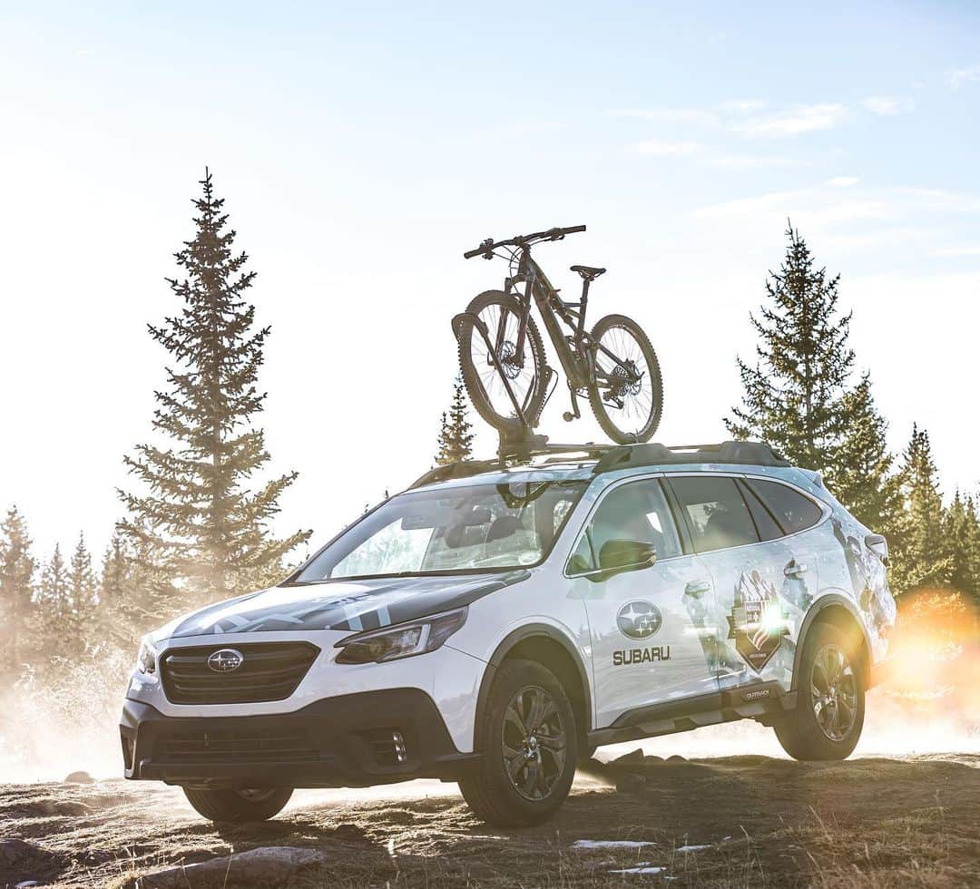Subaru of Americaさんのインスタグラム写真 - (Subaru of AmericaInstagram)「Stoked to celebrate our 25th year of partnership with @natlskipatrol, as one of their largest corporate partners! Over the past 4 seasons, through Subaru’s WinterFest opt-in program, we've donated over $40,000 to avalanche dog training programs, funding scholarships to over a dozen dog handling teams so they can continue their training for backcountry avalanche rescue. Follow #kneedeepinwork to check out NSP-Subaru Ambassadors adventures! ⁣ ⁣ #SkiPatrol #NationalSkiPatrol ⁠#SubaruAndSnow #SafetyDog #PatrolDog ⁣ ⁣ 📸: @andreandthemountain, @scottbellow, @steven_binns」12月9日 3時24分 - subaru_usa