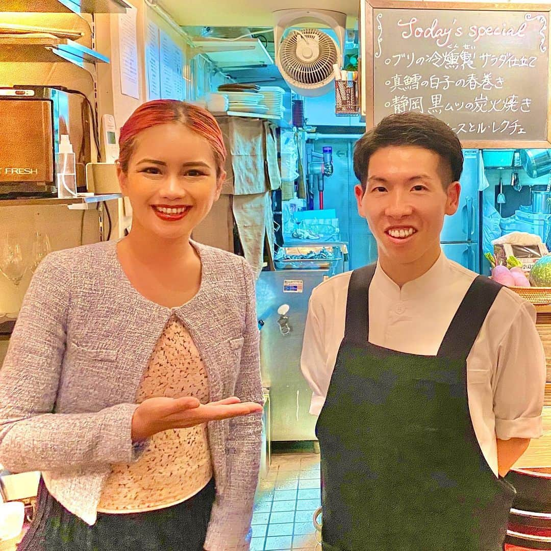 岩永ゆきさんのインスタグラム写真 - (岩永ゆきInstagram)「🚩ビストロマサ@築地﻿ @bistro_masa.tokyo  ﻿ まじで心底おすすめ大ヒット店。﻿ ﻿ あーもう美味しすぎた⚡️⚡️﻿ ﻿ 料理全て美味しい！﻿ シェフの人柄の良さが料理に現れてる。﻿ オススメでしかない。﻿ ﻿ ラフな会食、デート、家族、﻿ どんなシーンでも使える。﻿ ﻿ 料理の色も鮮やかだし、﻿ ホスピタリティも行き届いてるし、﻿ 立地も隠れ家風だけど駅近いし、﻿ コスパも最高に良いし、﻿ 文句のつけようがない。﻿ むしろ、よく予約取れたわレベル。﻿ ﻿ あえて選ぶならオススメは、﻿ ﻿ ●うにといくらとキャビアのカクテル﻿ ●タルトタタンとフランボワーズマカロン﻿ ﻿ いやでも全部おすすめ🤣❤️﻿ ﻿ 確実にすぐリピートする。﻿ 絶対行ってみて欲しい！﻿ ﻿ 優しくて暖かくて愛のこもった﻿ 繊細なお料理たち♡♡♡﻿ ﻿ ちなみにシェフは﻿ ハイアットで修行なさったらしいです。﻿ ﻿ 若かりしき頃に調子に乗って﻿ ミッキーのTシャツで﻿ ひとりでハイアットの上のフレンチ行った﻿ 馬鹿話はまた今度wwwww﻿ ﻿ ﻿ ﻿ ﻿ #グルメ #リゾート #インスタ映え #インスタ映えスポット #フォトジェニック #写真映え #思い出 #外食 #photo #instagramer #instagram #instagramspot #photogenic #redhair #tokyo #tokyogirl #love #gourmet #food #築地 #ビストロマサ #フレンチビストロ#築地グルメ#築地ディナー﻿ #お箸で食べられるビストロ#記念日ディナー #隠れ家」12月8日 22時00分 - akagami_sns