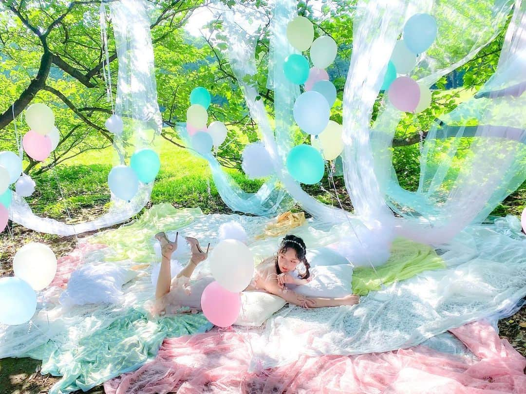 村西里世さんのインスタグラム写真 - (村西里世Instagram)「🎈🎈🎈 #村西里世 #写真集 #ミスiD #ミスiD2020 #モデル #被写体 #被写体モデル #撮影 #オフショット #iphoneカメラ #ノーマルカメラ #ラルム #ガーリー #ガーリーコーデ #風船 #패피 #패션스타그램 #멋스타그램 #photobook #model #japanesegirl #LARME #larmemagazine #girly #girlystyle #girlyfashion #fashiongram #balloons #instaphoto #instapic」12月8日 22時02分 - riserise_0707