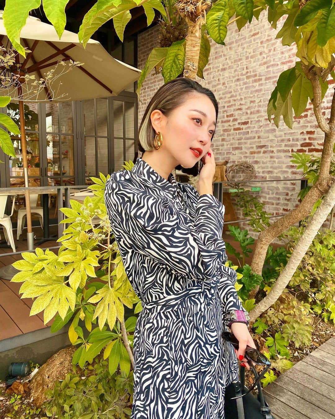 梅谷安里さんのインスタグラム写真 - (梅谷安里Instagram)「ONIJUSでOOTD🦓🌿 みんなここ来たらつい コーディネート撮っちゃうよね😇 ワンピースは　@zara 🤍 #ootd#outfit#fashion  #coordinate#コーデ #コーディネート#onijus  #onijuscoffeevillage」12月8日 22時03分 - anriworld