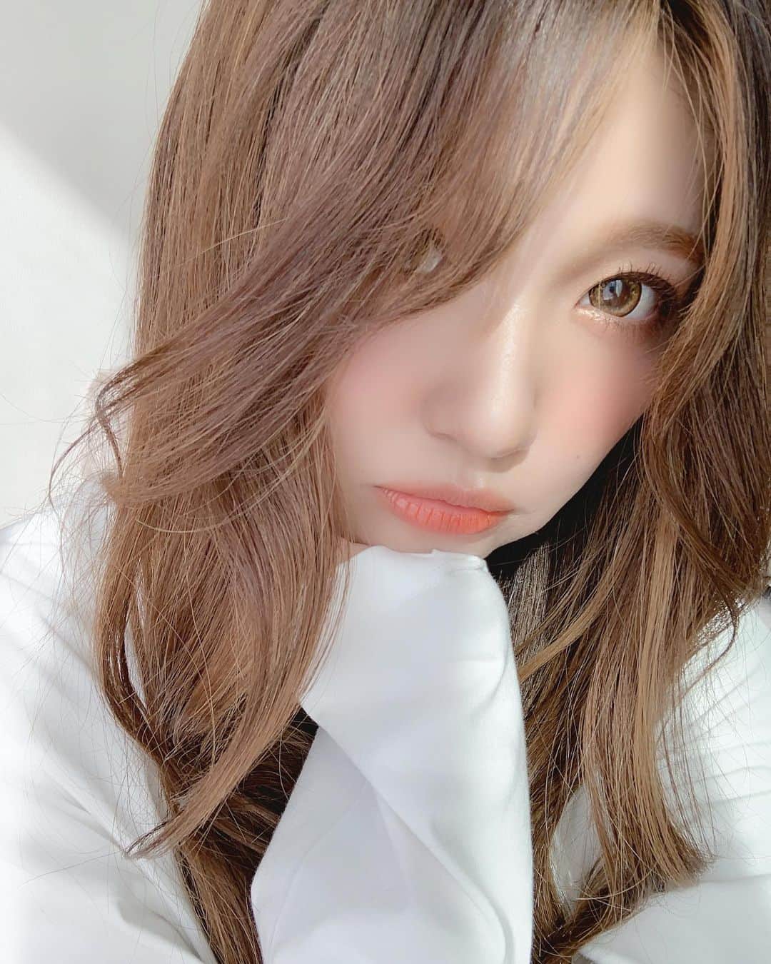 いっちゃん/嶋津 いつみのインスタグラム：「. . ストーリーに載せて 評判よかったので調子にのって 投稿します←🙋‍♀️💨w . . . . . やらなあかんこと溜まってるけど ひとまず、半身浴Time🛁 . . . . . 半身浴のお供は BTSのVliveとヒロアカ♡ . . . .  #関西  #関西サロモ  #サロンモデル #サロモ #いっちゃん  #フリーモデル #関西モデル  #あざといっちゃん #かわいっちゃん #いっちゃんコーデ  #ブライダルモデル #アレンジモデル #ヘアカラー  #ヘアアレンジ #くしゃ顔」