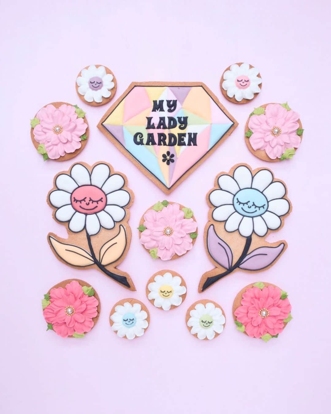 KUNIKAのインスタグラム：「@myladygarden is my best florist in London🌼 I respect Kai's creation!!!  ロンドンで大好きなお花屋さんMY LADY GARDENのKaiにやっと会えました🤍 彼女のセンスとクリエイティブなディレクションがずっと大好き。  日本にいるときもお花を仕事としてるお友達は皆優しく大好きな人ばかりで、お花が好きな人に悪い人はいないとは本当にその通りだなと、ロンドンに来ても思いました😌❃  #myladygarden #artofkunika」