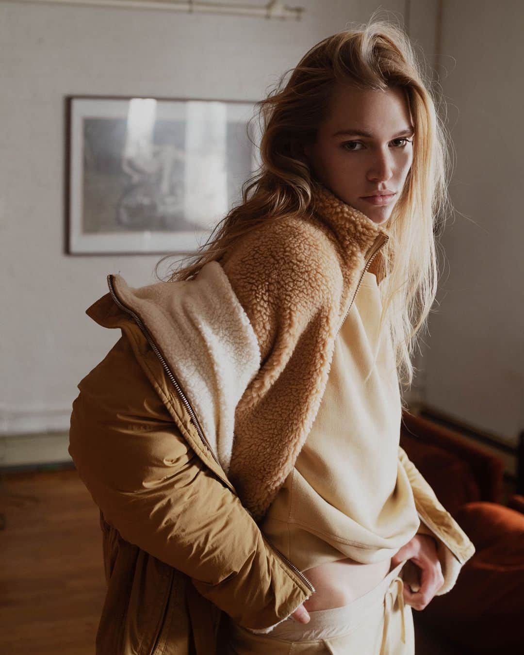 のインスタグラム：「Warm layers to love this winter - say hello to our matching fleece sweatsuit and reversible shearling parka.」