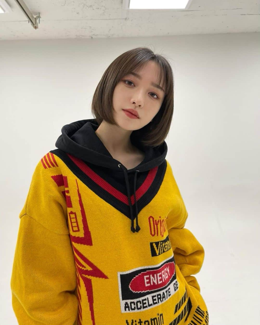 のインスタグラム：「最近前髪散らばるんだよね」