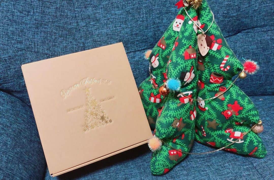 のインスタグラム：「うちにサンタきた〜🎄🎁🎅 . #BIGMAMA #christmasspecialbox #santaclaus」
