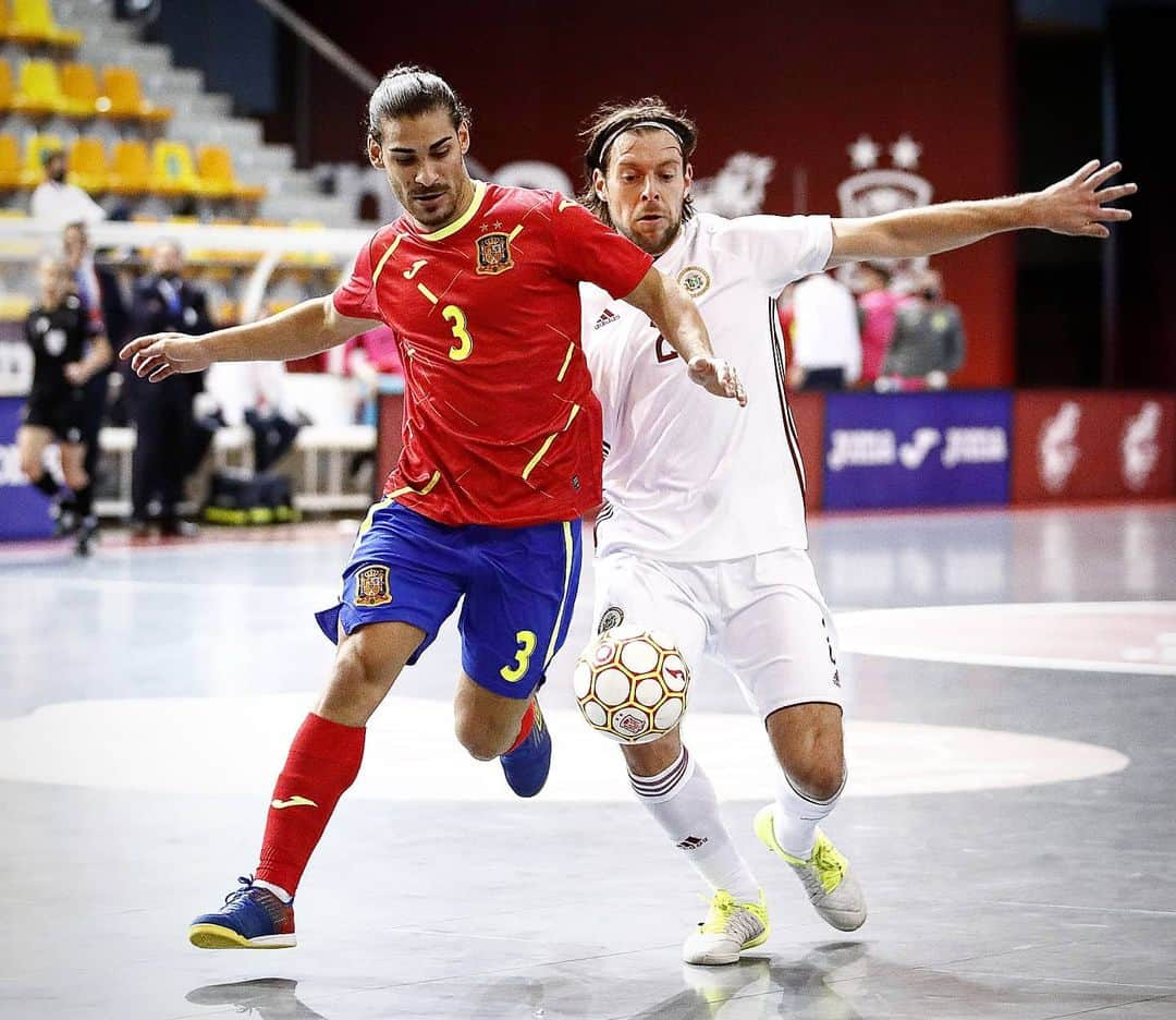 レバンテUDさんのインスタグラム写真 - (レバンテUDInstagram)「Debut de Esteban (@estebaan4) en partido oficial con la @SeFutbol Sala 🇪🇸👊  ✌ @ludfutbolsala  ¡ENORRRME! #OrgullGranota 🐸  📸 #SeFutbol」12月8日 22時34分 - levanteud