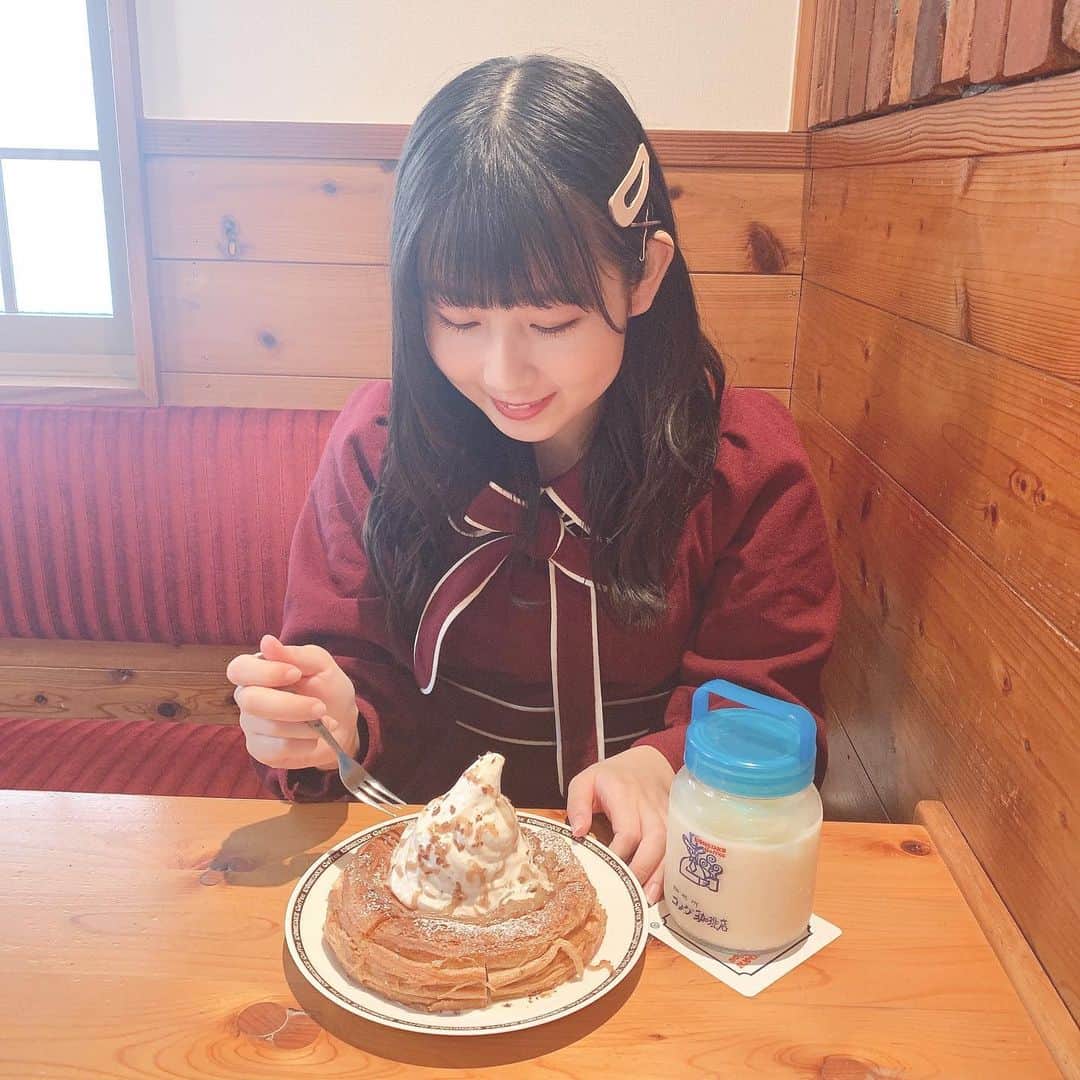 井上瑠夏のインスタグラム：「☻🍴☁️﻿ ﻿ ﻿ シロノワール﻿ くまもとモンブラン🐻🌰﻿ ﻿  前にたべたけどおいしすぎた...🤤 ﻿ 人生初のミルクセーキも﻿ 甘くておいしかった〜♡🥛﻿ ﻿ ﻿ #コメダ珈琲﻿ #シロノワール﻿ #シロノワールくまもとモンブラン  #スイーツ #モンブラン」