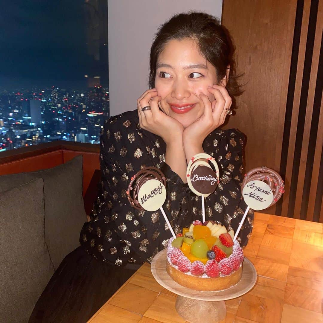 ayumiのインスタグラム：「🎂 my birthdayでした〜🥰🌟 お祝いのメッセージありがとうございました🥺みなさんから沢山のHappy birthdayを頂けて幸せです☺️💓 31歳もチャレンジ精神で成長できるよう頑張ります☺️😊😎 #mybirthday」