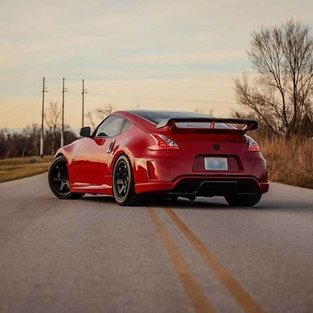 Nissanさんのインスタグラム写真 - (NissanInstagram)「It is #TueZday and we are down to play! #Nissan #370Z 📷 @j.owens22」12月8日 23時00分 - nissan