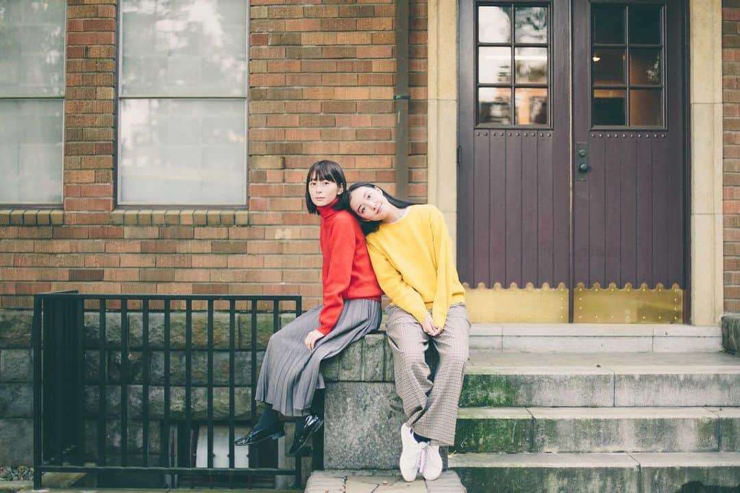 赤坂由梨さんのインスタグラム写真 - (赤坂由梨Instagram)「ㅤㅤㅤ ㅤㅤㅤ ちょっと前に…🍁🍂ㅤㅤㅤ えりさんとふっきーさんと秋散歩してきました  ふっきーさんとは ちゃんとお話するのは 初めてだったけど とても優しく接して下さって、 なんだかどんどんリラックスしてきちゃって 最後の方の写真なんか 私 肩に頭 乗っけちゃってます🦥笑 とにかく可愛くて 透明感がすごくて 何をしてても絵になるんです👏 見習わねば…！ㅤㅤㅤ  声をかけてくれたえりさんに感謝です♡ㅤㅤㅤ 今年はえりさんとたくさん撮影できて嬉しい☺️ ㅤㅤㅤ  ㅤㅤㅤ」12月8日 23時09分 - __fuyuri