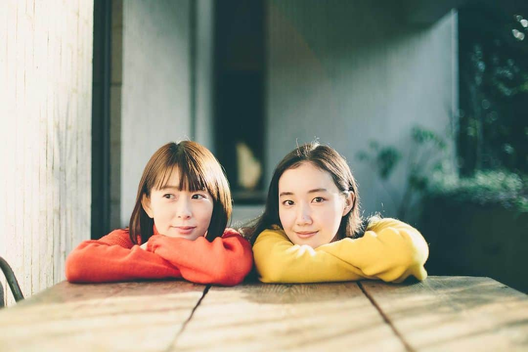 赤坂由梨さんのインスタグラム写真 - (赤坂由梨Instagram)「ㅤㅤㅤ ㅤㅤㅤ ちょっと前に…🍁🍂ㅤㅤㅤ えりさんとふっきーさんと秋散歩してきました  ふっきーさんとは ちゃんとお話するのは 初めてだったけど とても優しく接して下さって、 なんだかどんどんリラックスしてきちゃって 最後の方の写真なんか 私 肩に頭 乗っけちゃってます🦥笑 とにかく可愛くて 透明感がすごくて 何をしてても絵になるんです👏 見習わねば…！ㅤㅤㅤ  声をかけてくれたえりさんに感謝です♡ㅤㅤㅤ 今年はえりさんとたくさん撮影できて嬉しい☺️ ㅤㅤㅤ  ㅤㅤㅤ」12月8日 23時09分 - __fuyuri