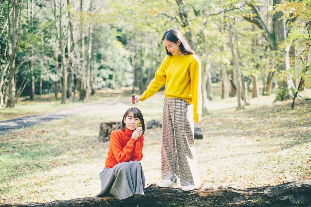 赤坂由梨さんのインスタグラム写真 - (赤坂由梨Instagram)「ㅤㅤㅤ ㅤㅤㅤ ちょっと前に…🍁🍂ㅤㅤㅤ えりさんとふっきーさんと秋散歩してきました  ふっきーさんとは ちゃんとお話するのは 初めてだったけど とても優しく接して下さって、 なんだかどんどんリラックスしてきちゃって 最後の方の写真なんか 私 肩に頭 乗っけちゃってます🦥笑 とにかく可愛くて 透明感がすごくて 何をしてても絵になるんです👏 見習わねば…！ㅤㅤㅤ  声をかけてくれたえりさんに感謝です♡ㅤㅤㅤ 今年はえりさんとたくさん撮影できて嬉しい☺️ ㅤㅤㅤ  ㅤㅤㅤ」12月8日 23時09分 - __fuyuri