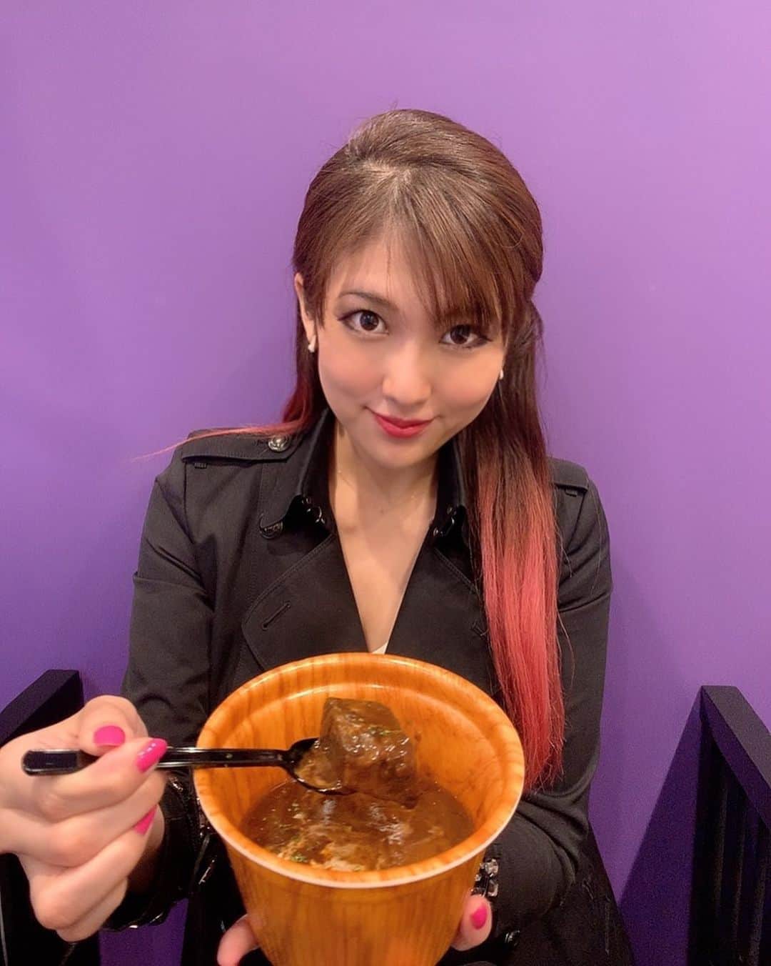神谷麻美さんのインスタグラム写真 - (神谷麻美Instagram)「#エンマ で#牛タンビーフシチュー を#テイクアウト したよ🥰💓✨ 美味しかったぁ🍛💕✨   #牛タン 🐂✨ #麻布十番ランチ #麻布十番グルメ  #テイクアウト専門店」12月8日 23時09分 - asamice428